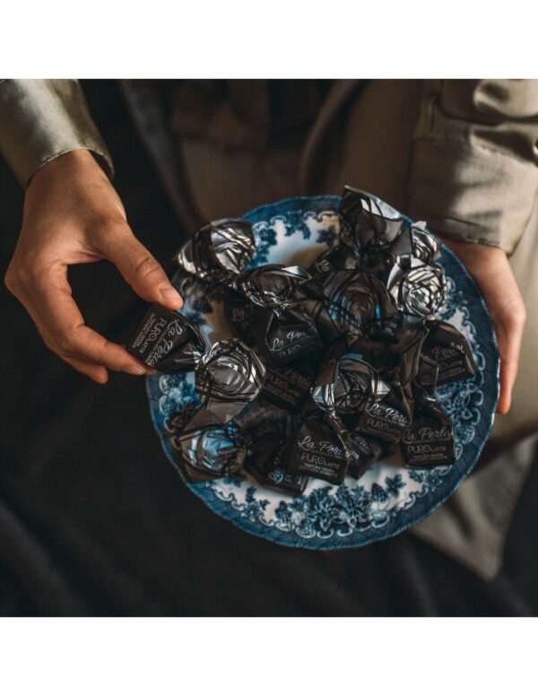 La Perla Tartufo di cioccolato al latte con nocciole Piemonte (30%) senza zuccheri aggiunti con edulcorante. Sacchetto 200g