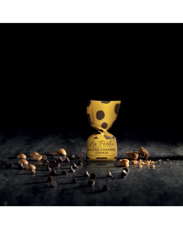 La Perla Tartufo di cioccolato bianco al caramello salato con granella croccante. Sacchetto 200g