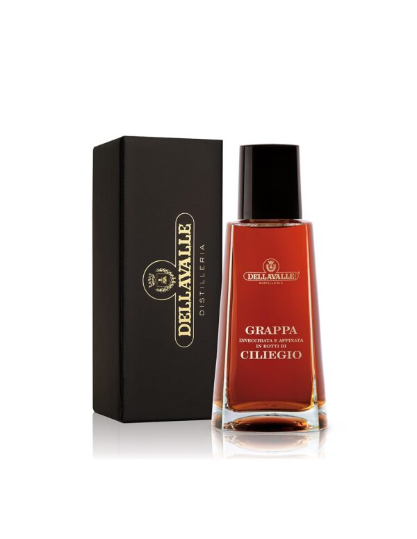 Grappa Dellavalle Affinata in botte di ciliegio Grappa Dellavalle Affinata in botte di ciliegio
