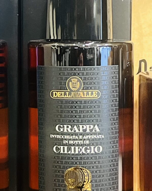 Grappa Dellavalle Affinata in botte di ciliegio
