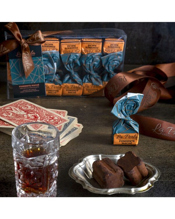 Tartufo La perla Macaé fondente con Nocciola (26%). Sacchetto 200g