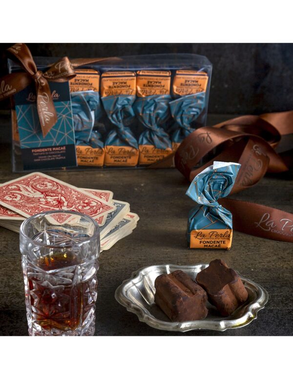 Tartufo La perla Macaé fondente con Nocciola (26%). Sacchetto 200g