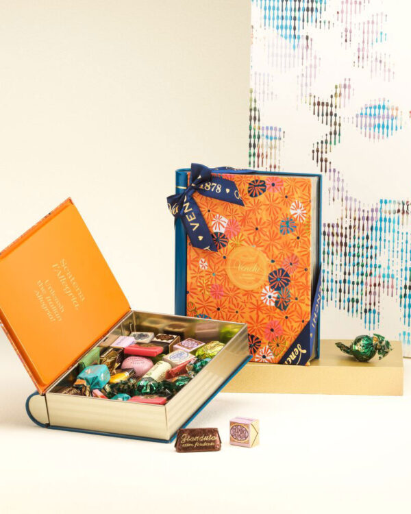 Maxi libro Venchi Murrine con cioccolatini assortiti 200g - immagine 1