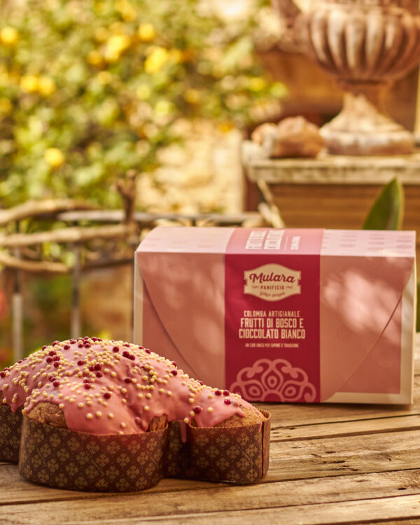 Colomba Artigianale Frutti di Bosco e Cioccolato Bianco - immagine 1
