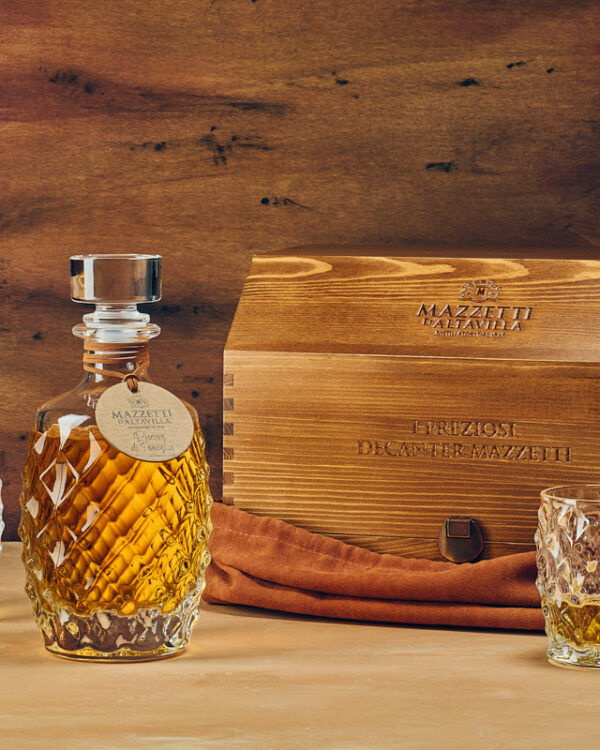 Decanter Mazzetti D'Altavilla Gocce d’Autore con grappa di Dolcetto Riserva 13 anni - immagine 1