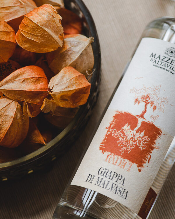 Radici Grappa di Malvasia in Purezza Mazzetti D'Altavilla - immagine 3